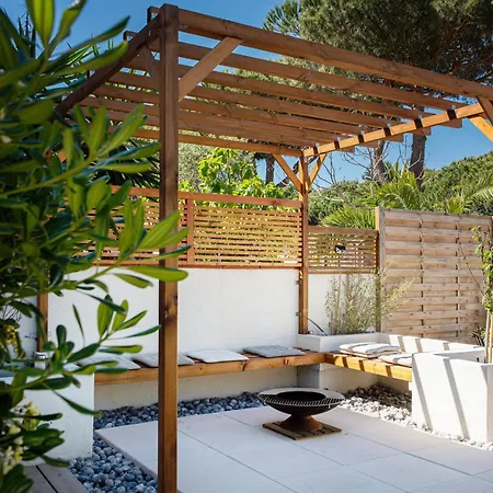 Belle Maison - Domaine Reyes *